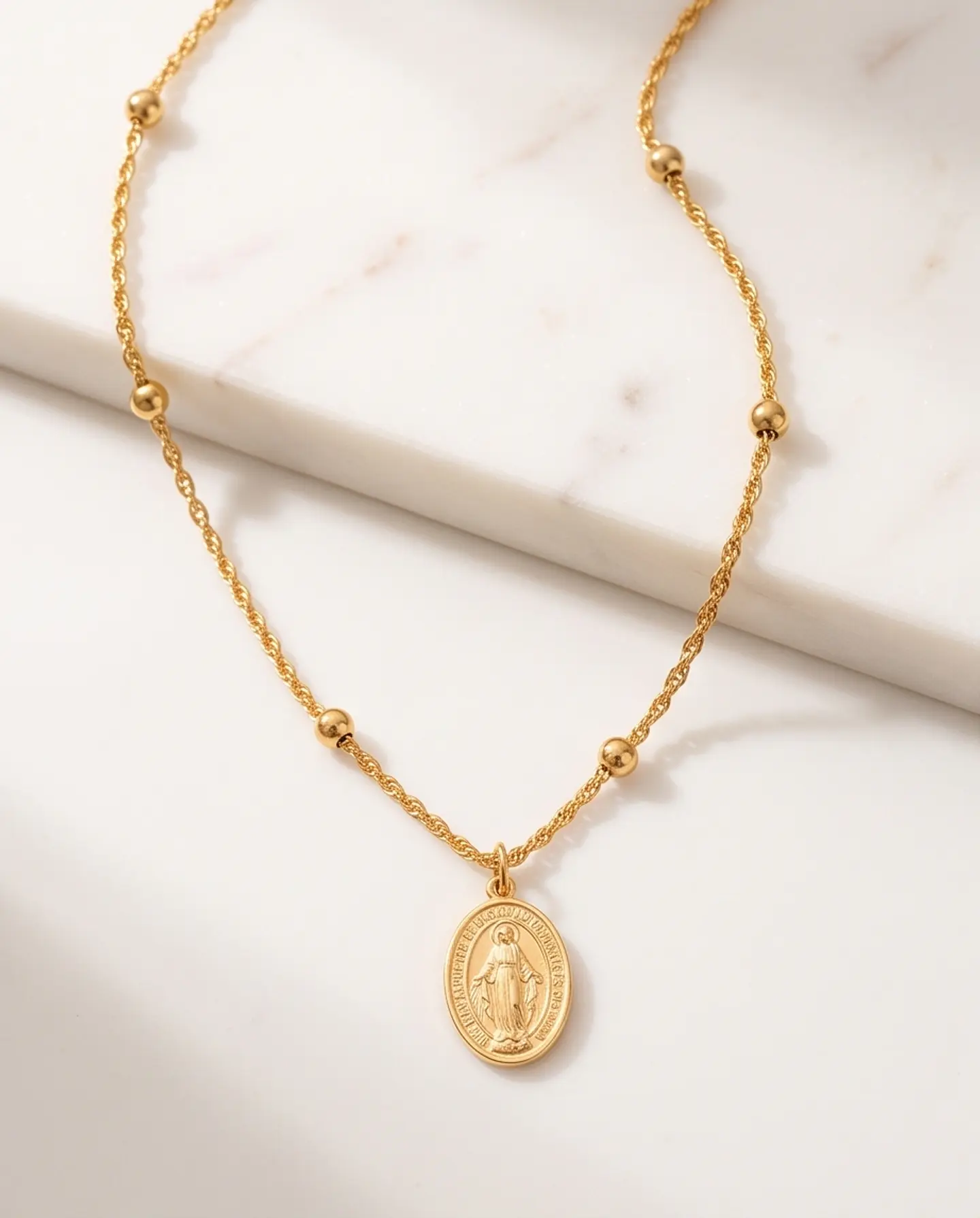 Collar Virgen Milagrosa Celestial 45 cm – Baño en Oro  2