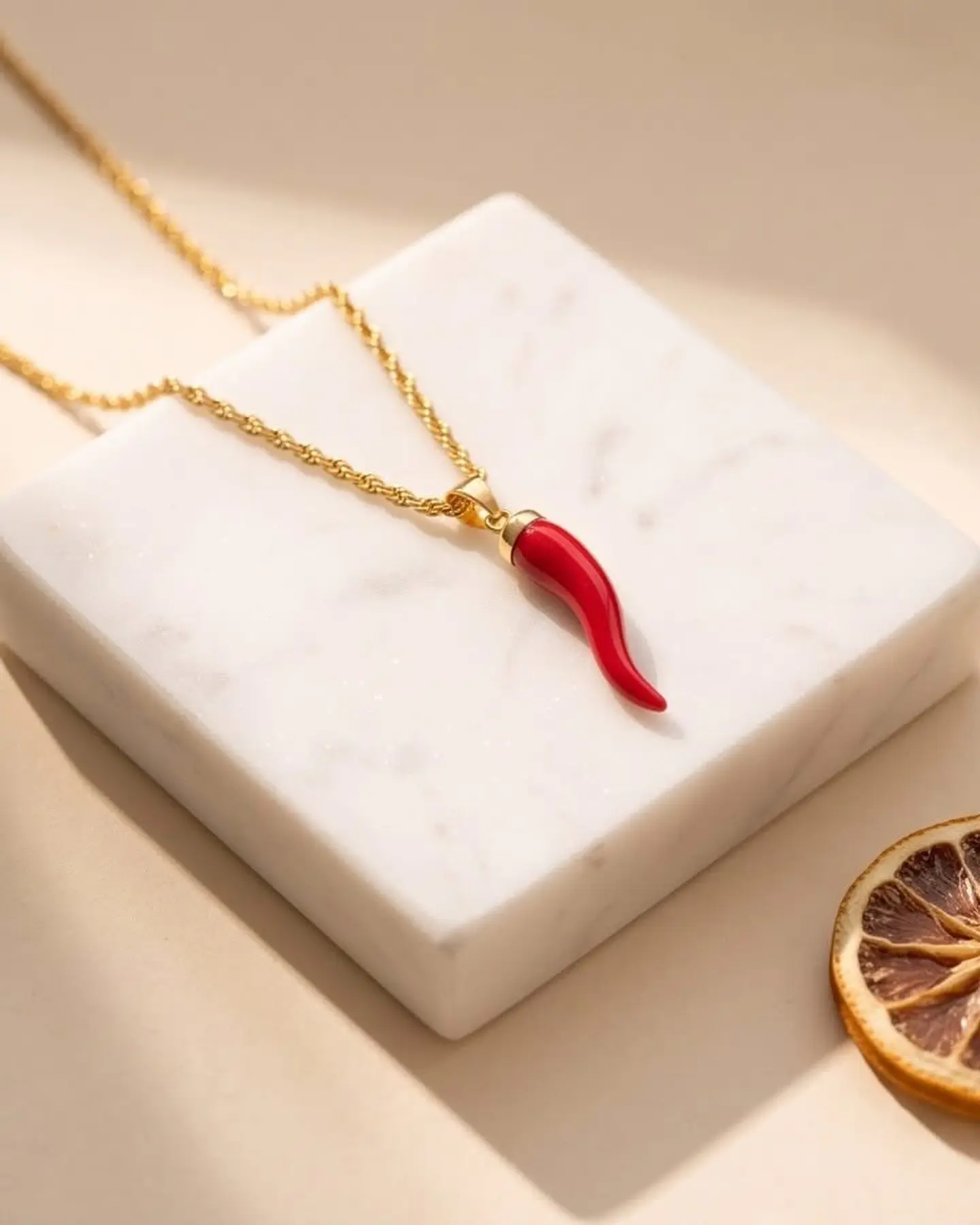 Collar Cornicello Rojo 45 cm – Baño en Oro 2