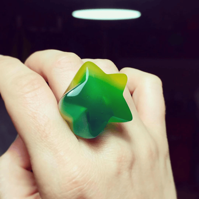 Anillo Estrella dúo tono verde y amarillo