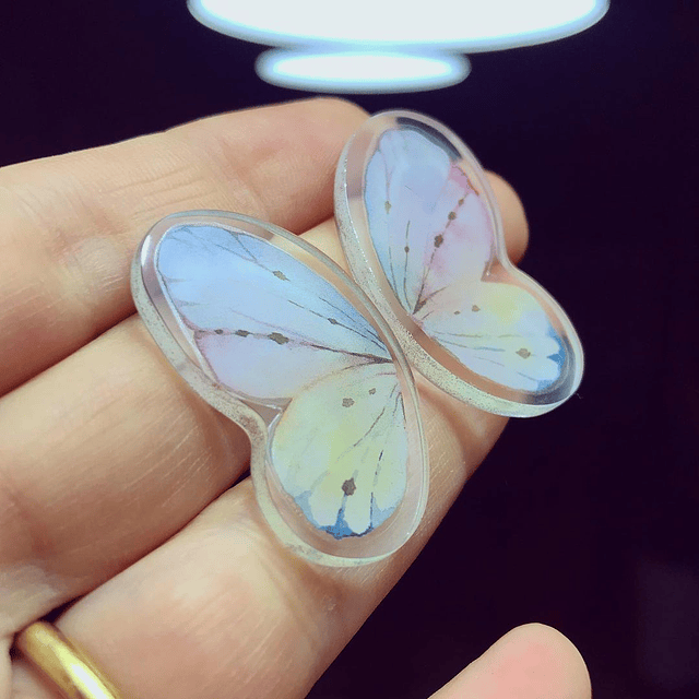 Aritos alas de mariposa