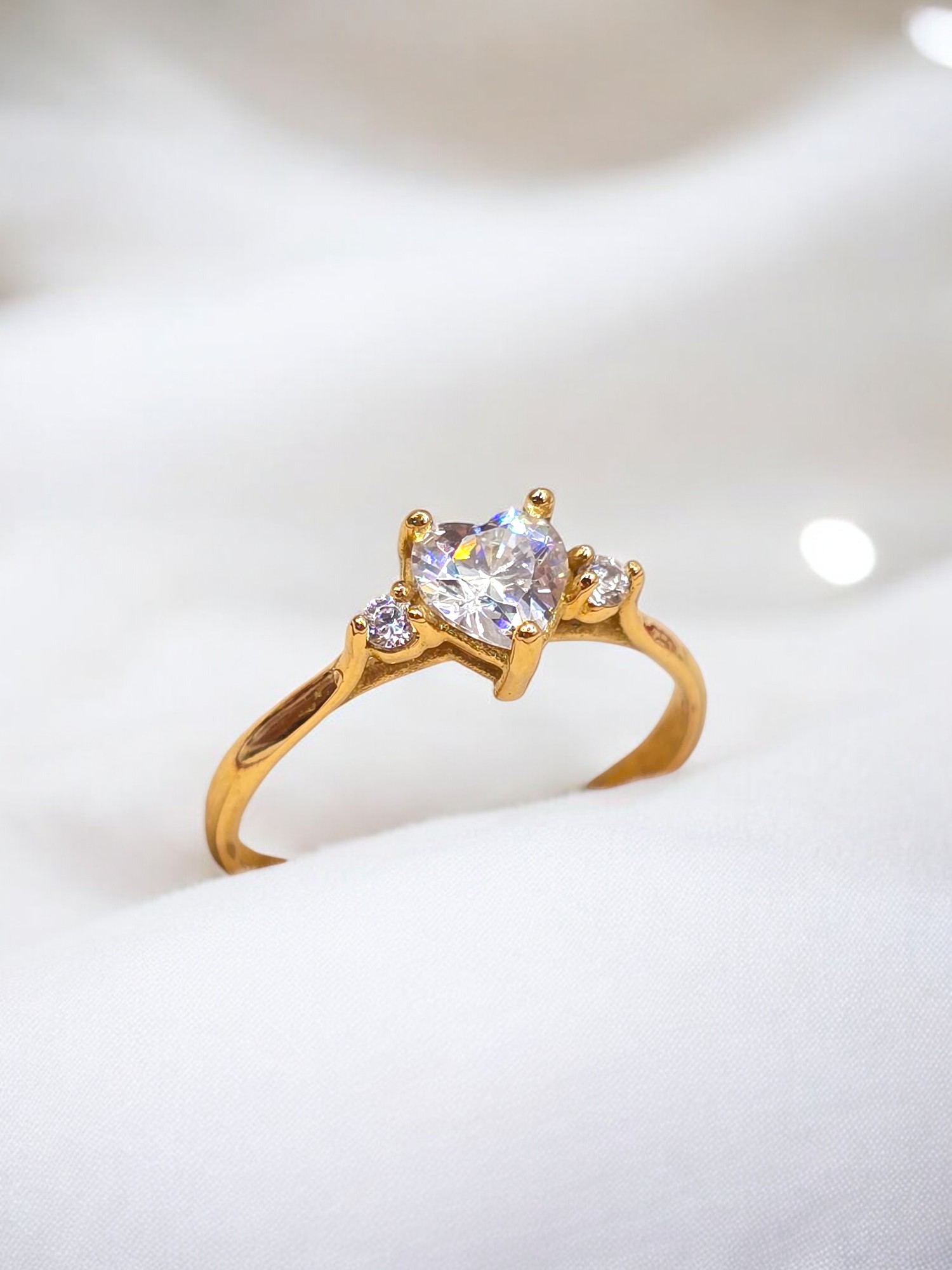 Anillo corazon circones Oro 18k 5