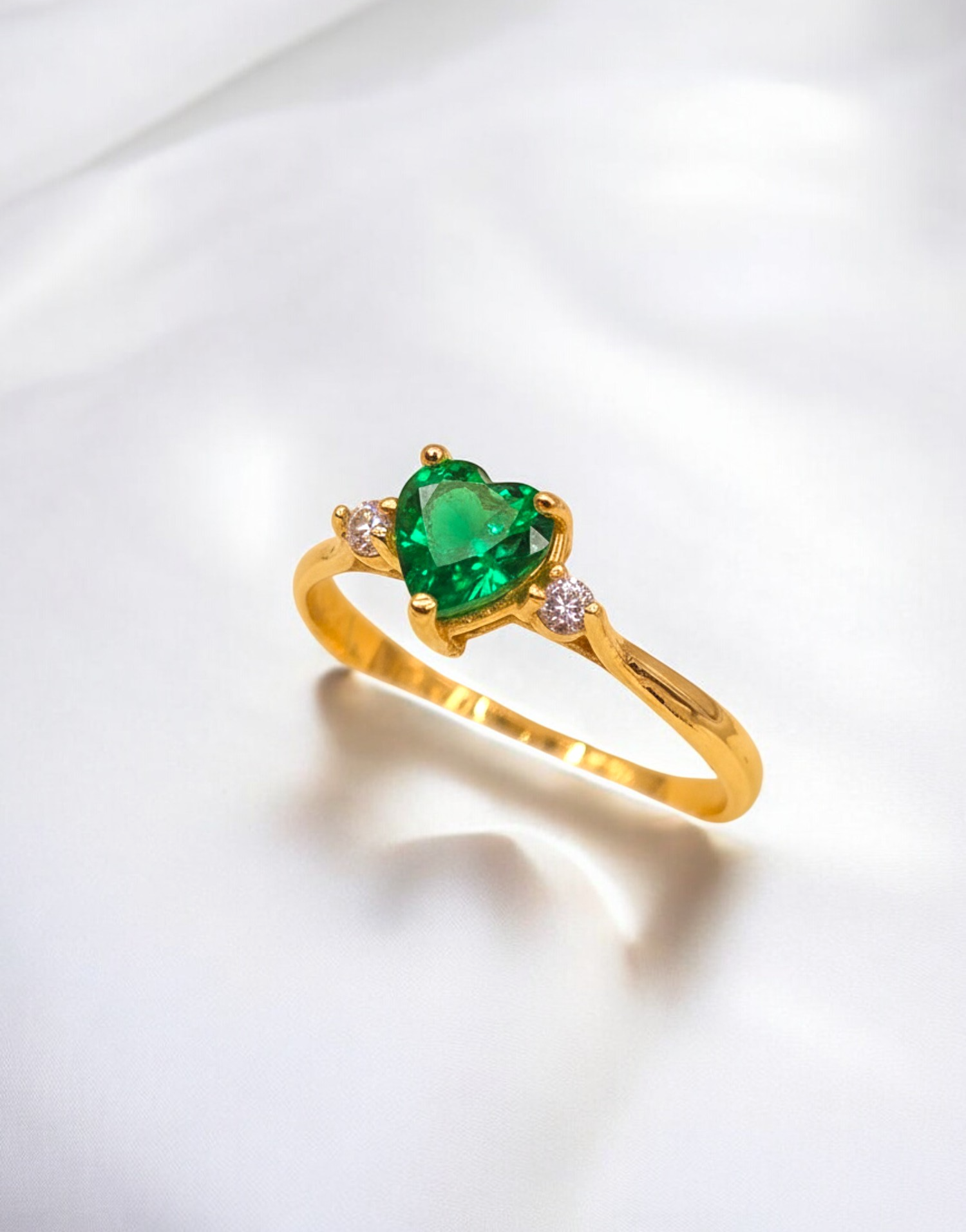 Anillo corazon esmeralda y circones Oro 18k 5