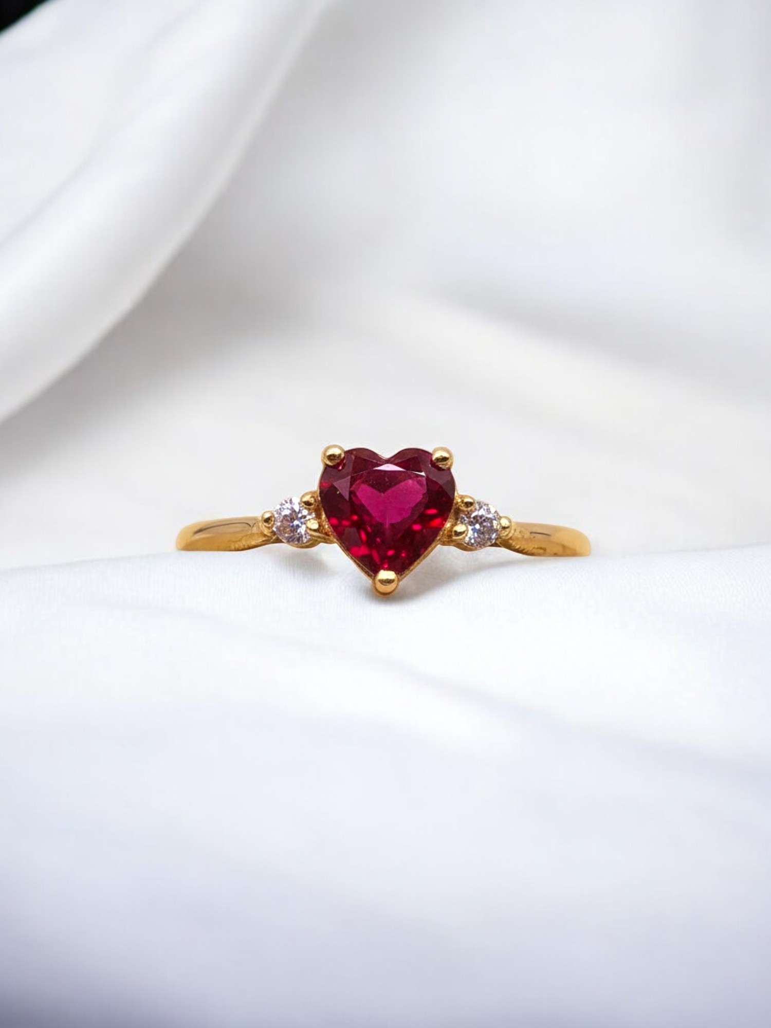 Anillo corazon rubi y circones Oro 18k 2