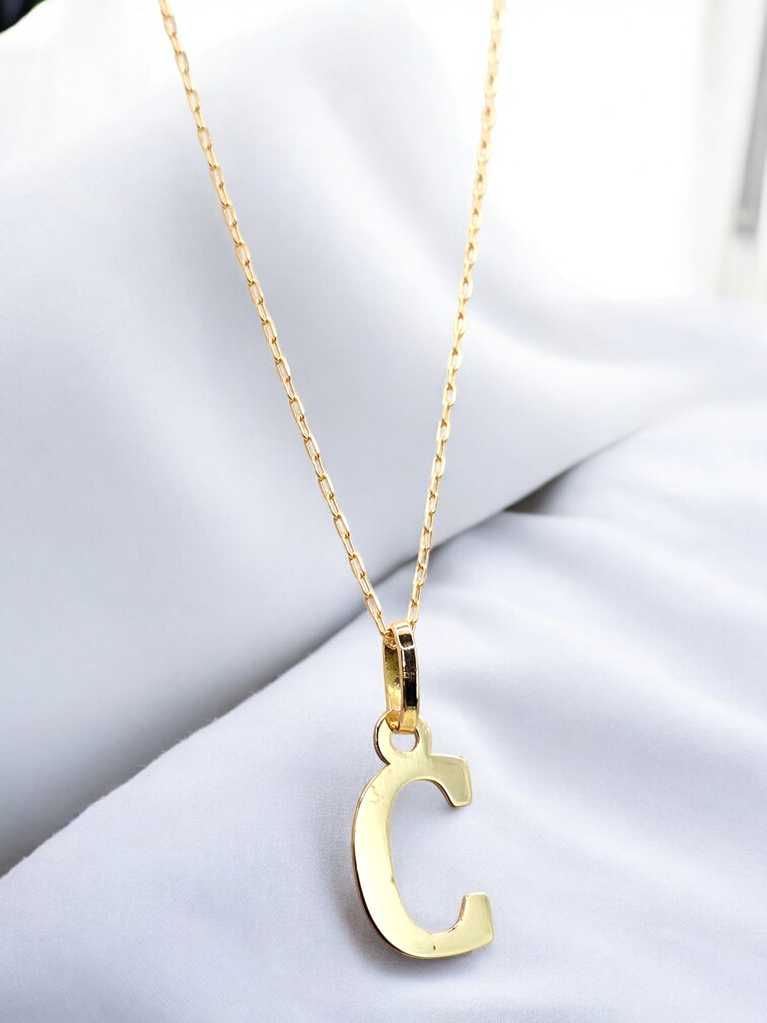 Cadena eslabones 50 cm con inicial 2 cm Oro 18k 10