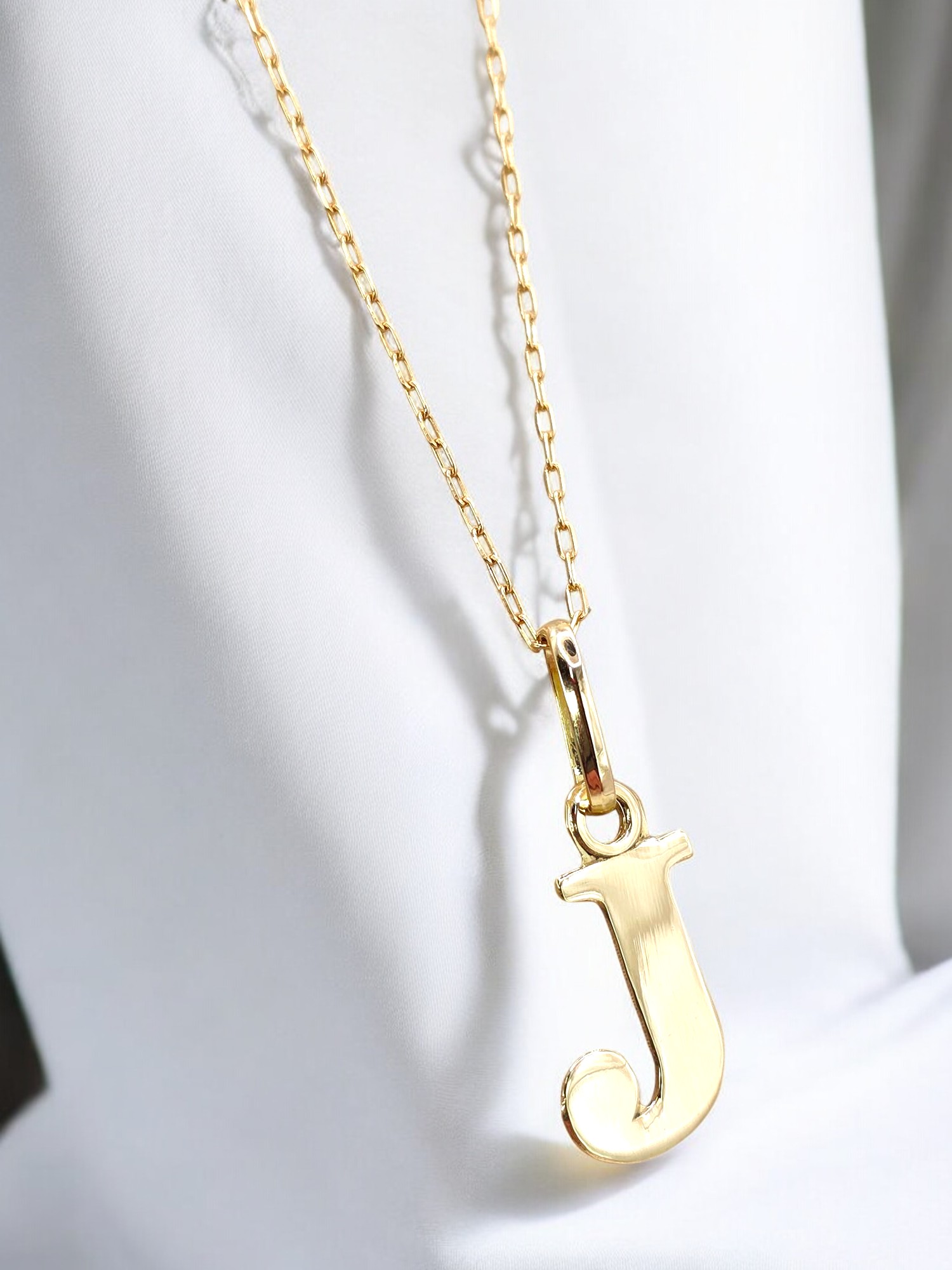 Cadena eslabones 50 cm con inicial 2 cm Oro 18k 11