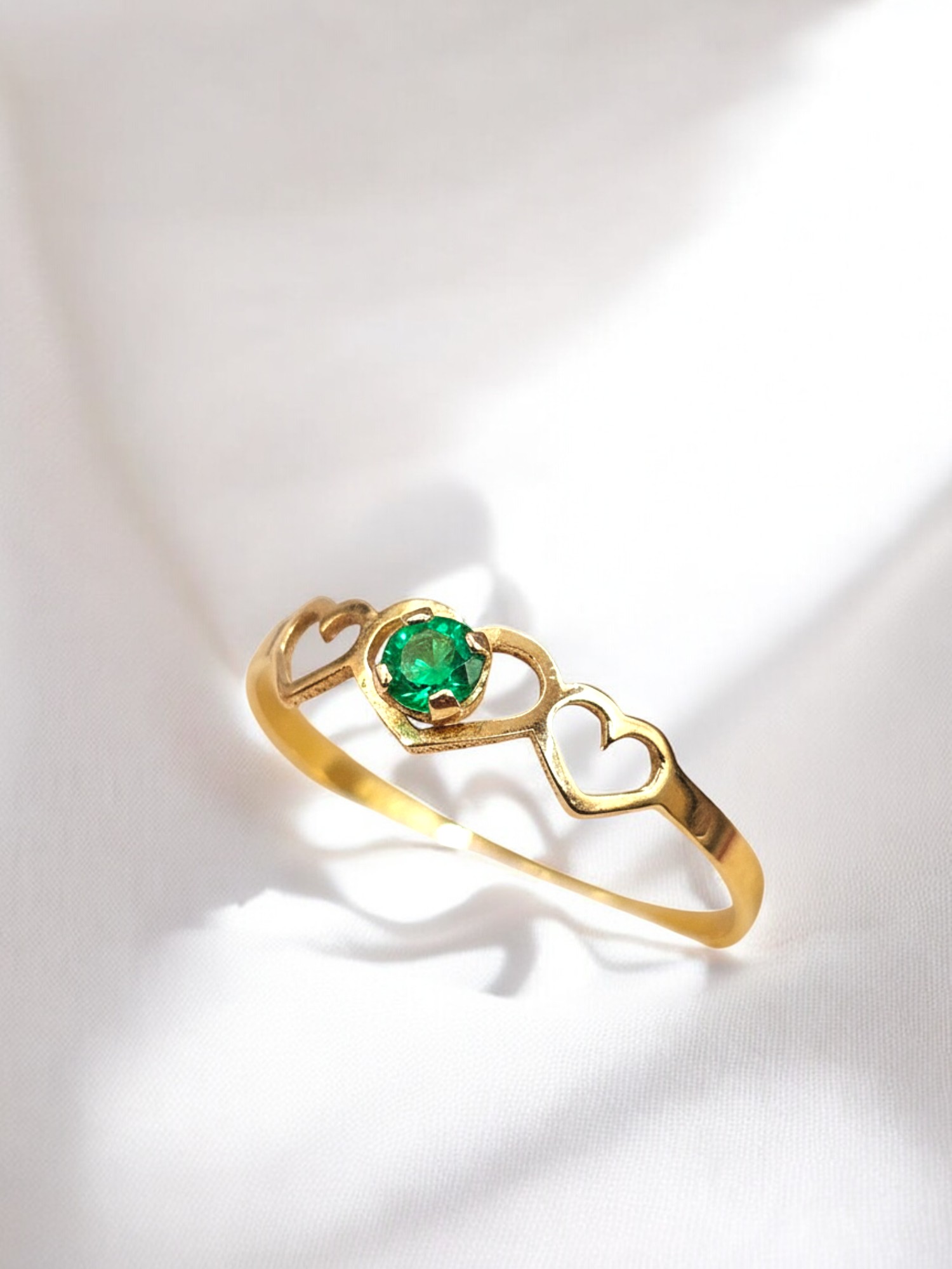 Anillo midi tres corazones esmeralda Oro 18k 4