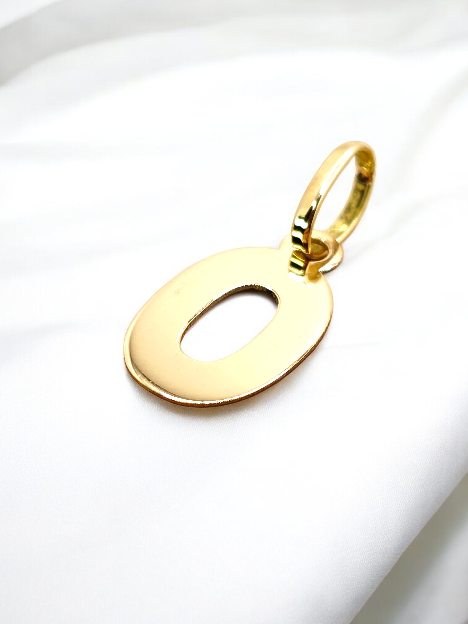 Colgante inicial 2 cm Oro 18k 3