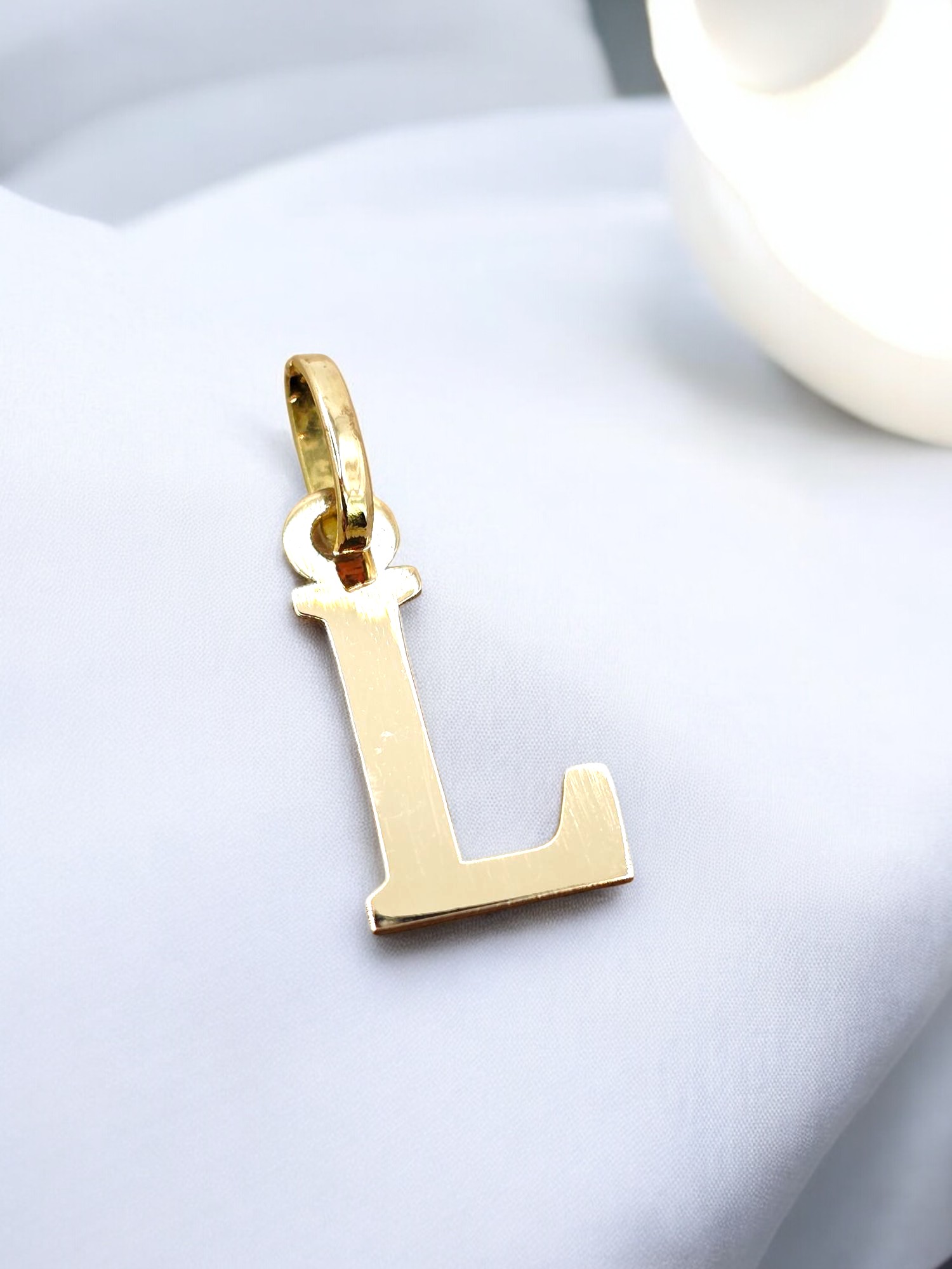 Colgante inicial 2 cm Oro 18k 5