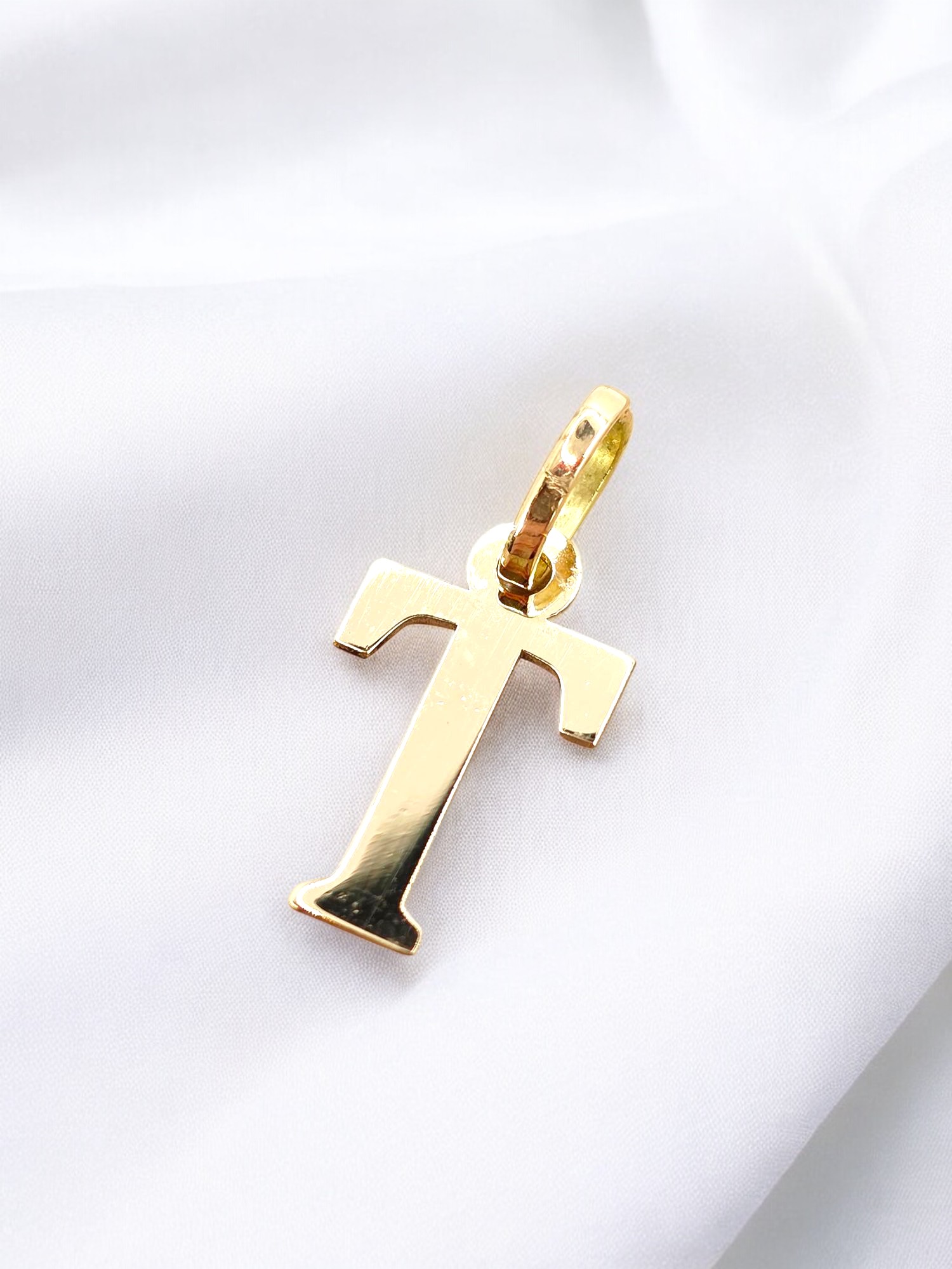 Colgante inicial 2 cm Oro 18k 7