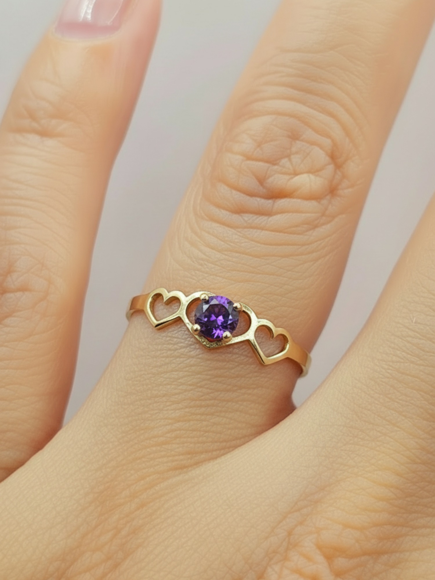 Anillo midi tres corazones amatista Oro 18k 4