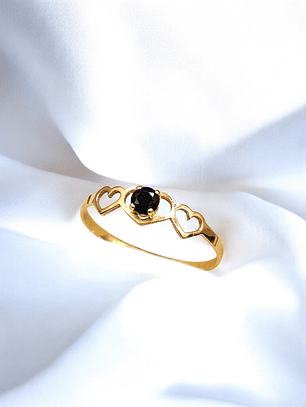 Anillo midi tres corazones onix Oro 18k