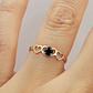 Anillo midi tres corazones onix Oro 18k - Miniatura 4