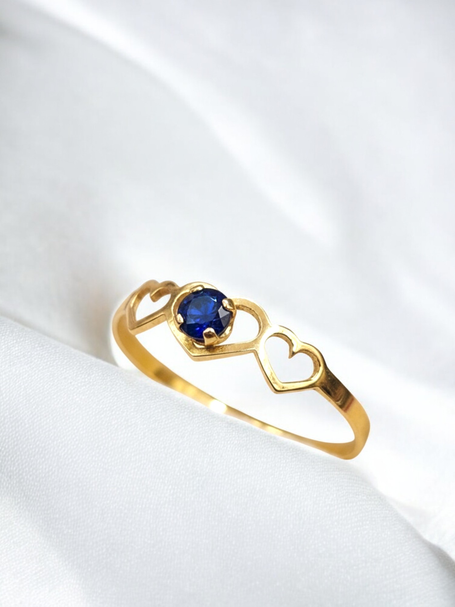 Anillo midi tres corazones zafiro Oro 18k 4