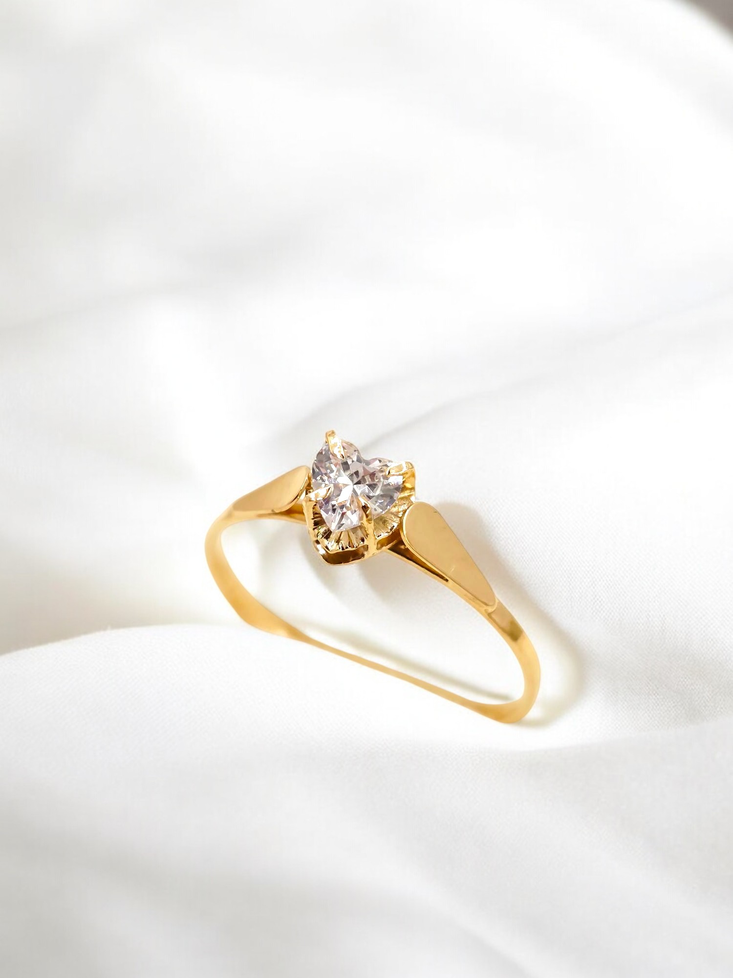 Anillo chatón corazón circon Oro 18k 3