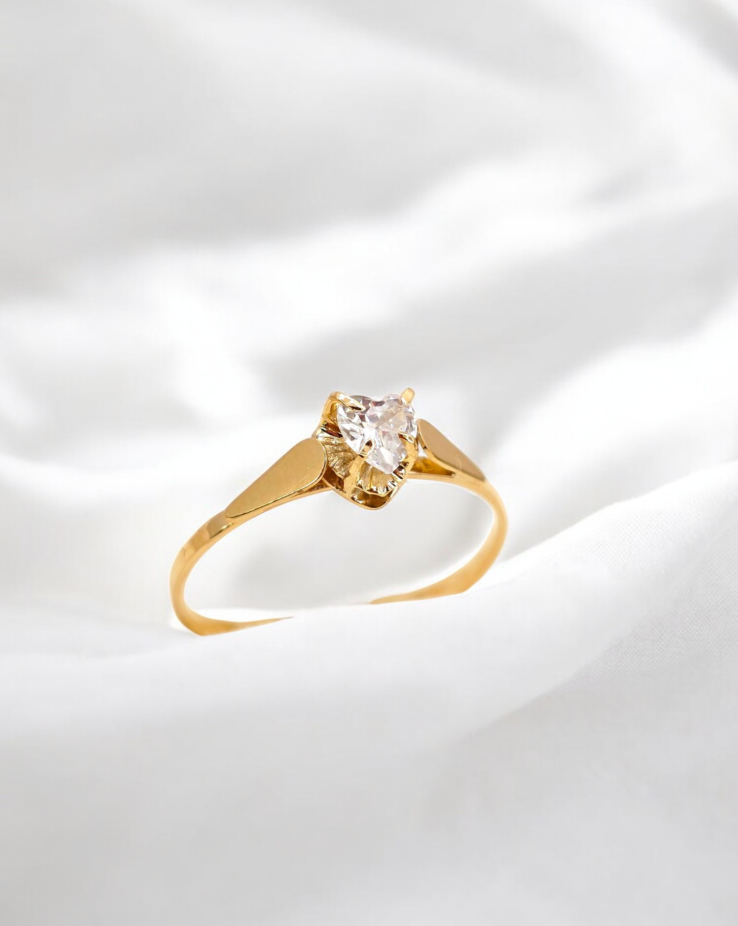 Anillo chatón corazón circon Oro 18k 1