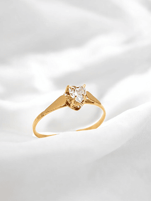 Anillo chatón corazón circon Oro 18k