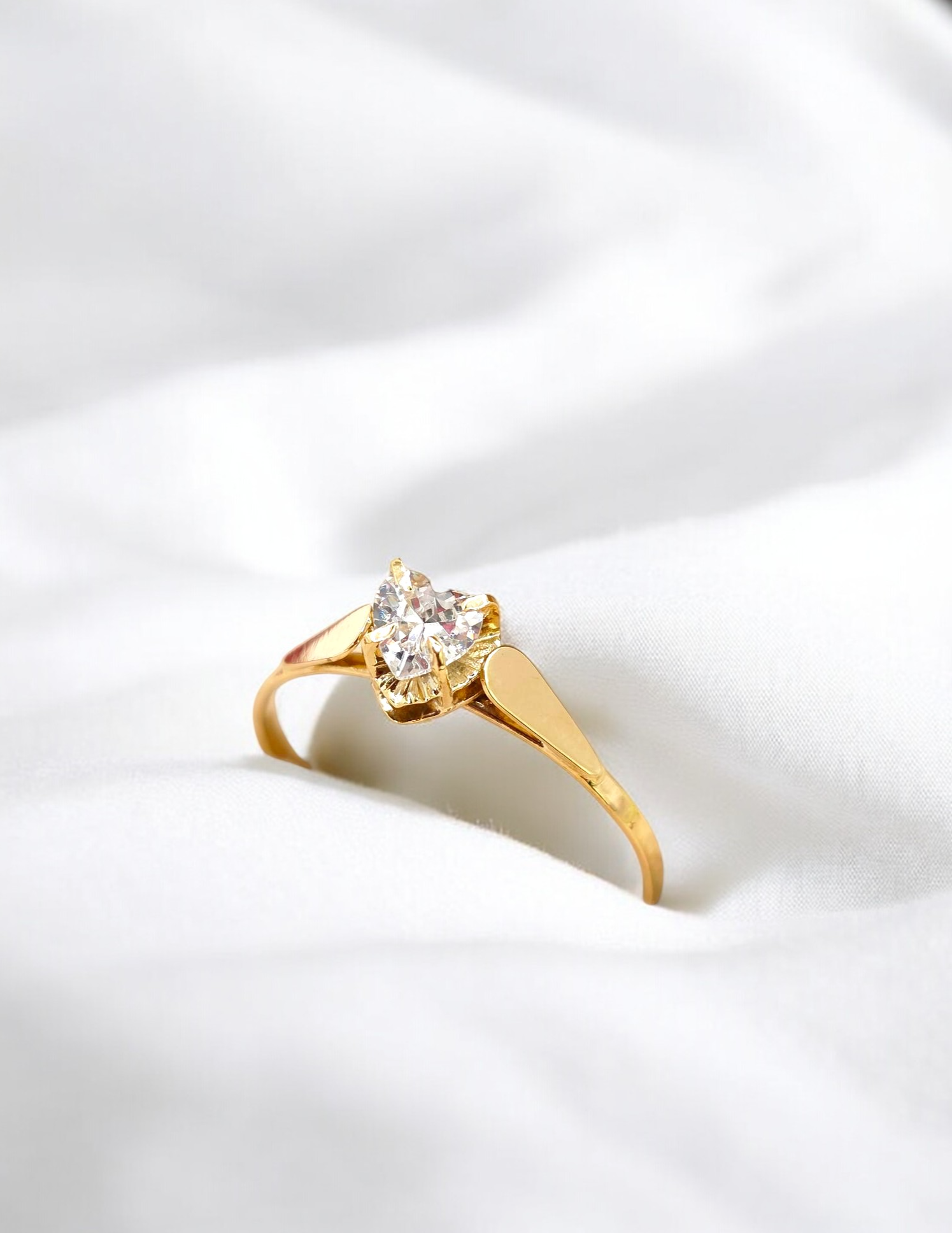 Anillo chatón corazón circon Oro 18k 2