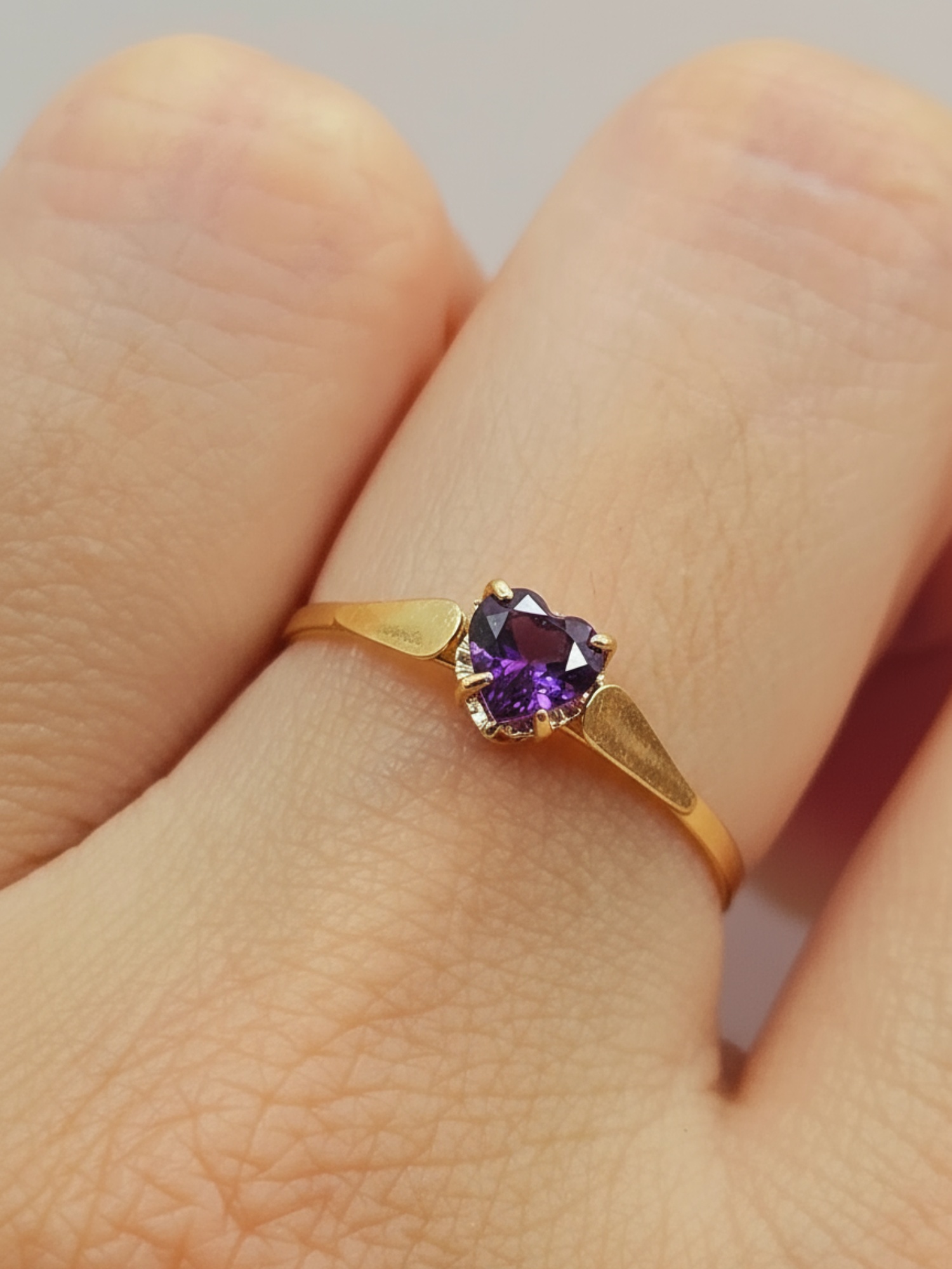 Anillo chatón corazón amatisa Oro 18k 4