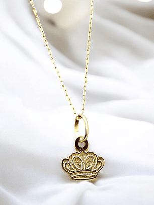 Cadena limada 50 cm y colgante reina Oro 18k