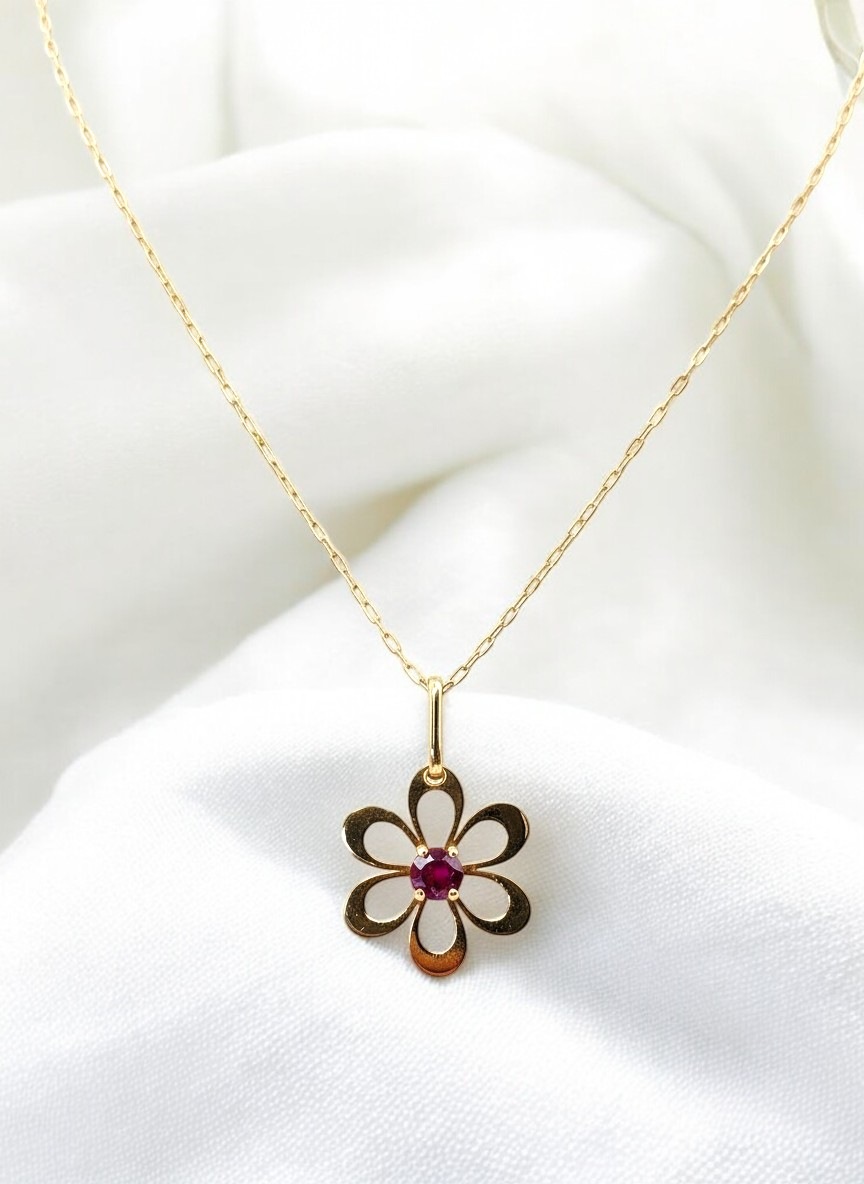Cadena limada 50 cm y  silueta flor rubi 2 cm Oro 18k 4
