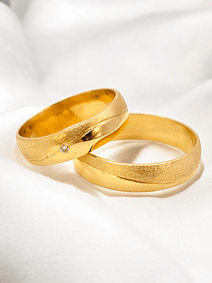 Argollas de matrimonio talladas circon 5 mm Oro 18k