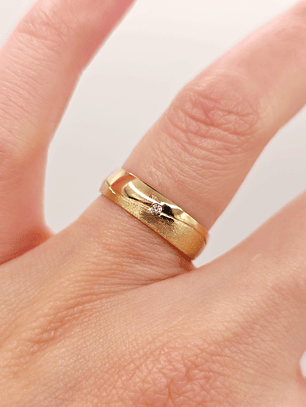 Argollas de matrimonio talladas circon 5 mm Oro 18k