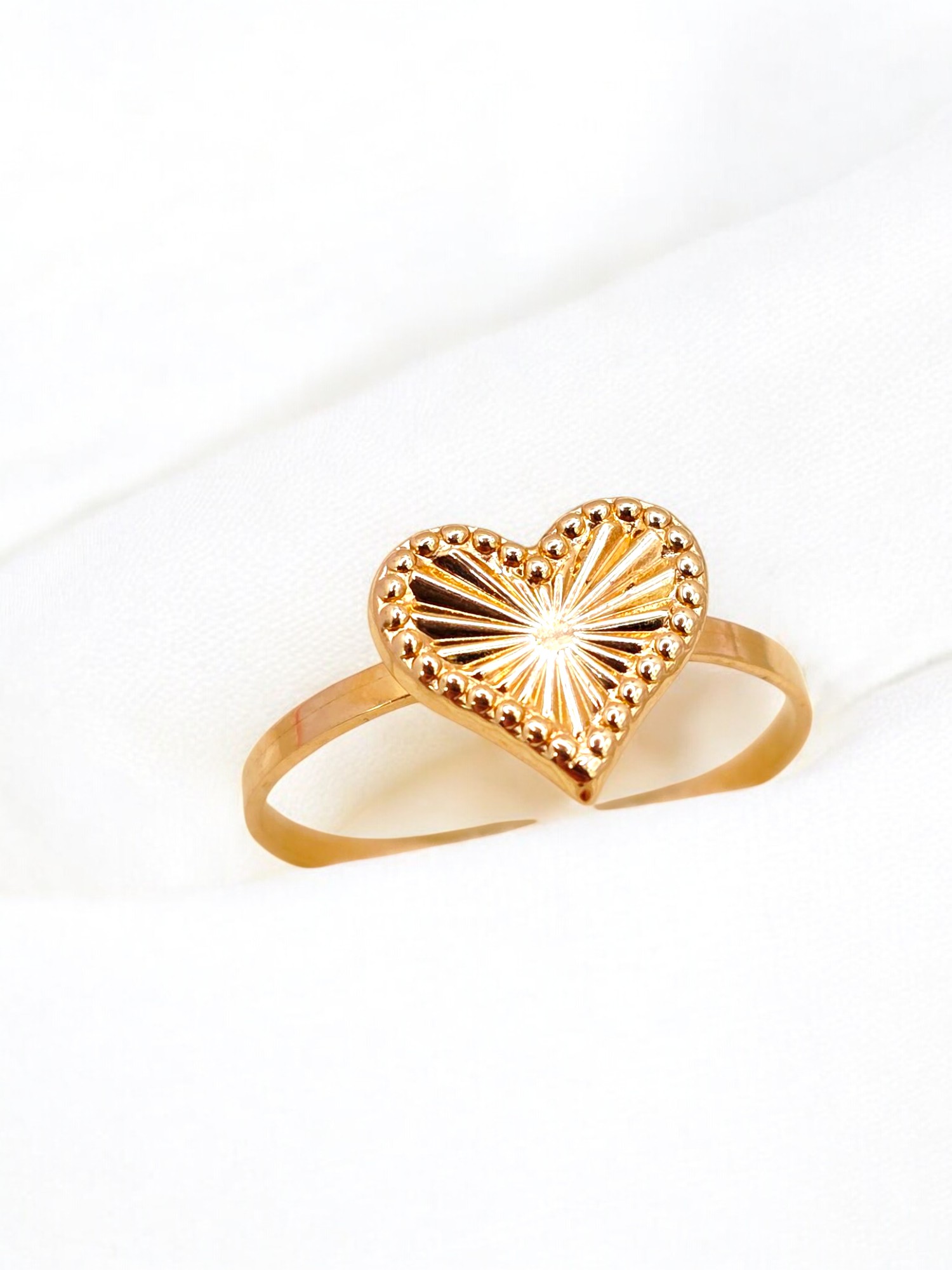 Anillo corazon tallado Oro 18k 4