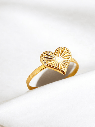 Anillo corazon tallado Oro 18k
