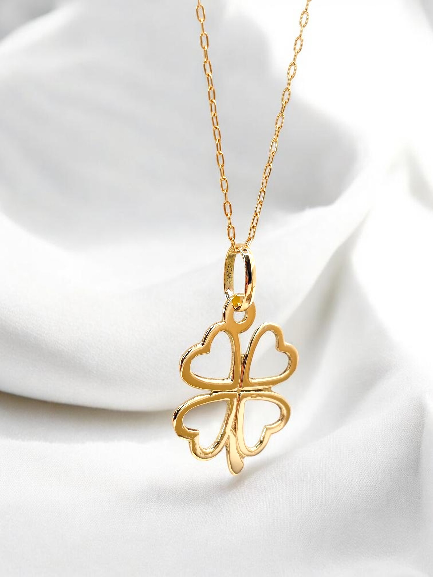 Cadena eslabon limado 50 cm con colgante trebol Oro 18k 5