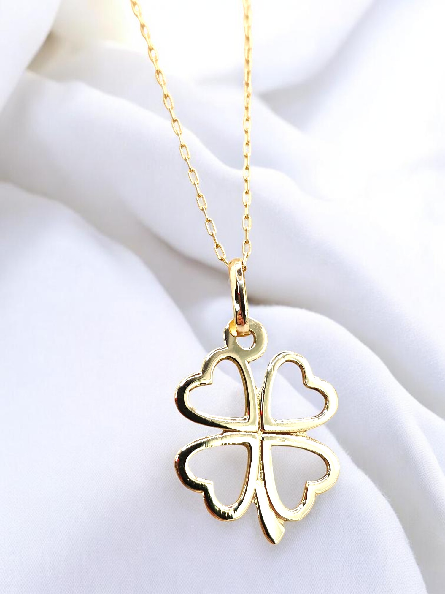 Cadena eslabon limado 50 cm con colgante trebol Oro 18k 2