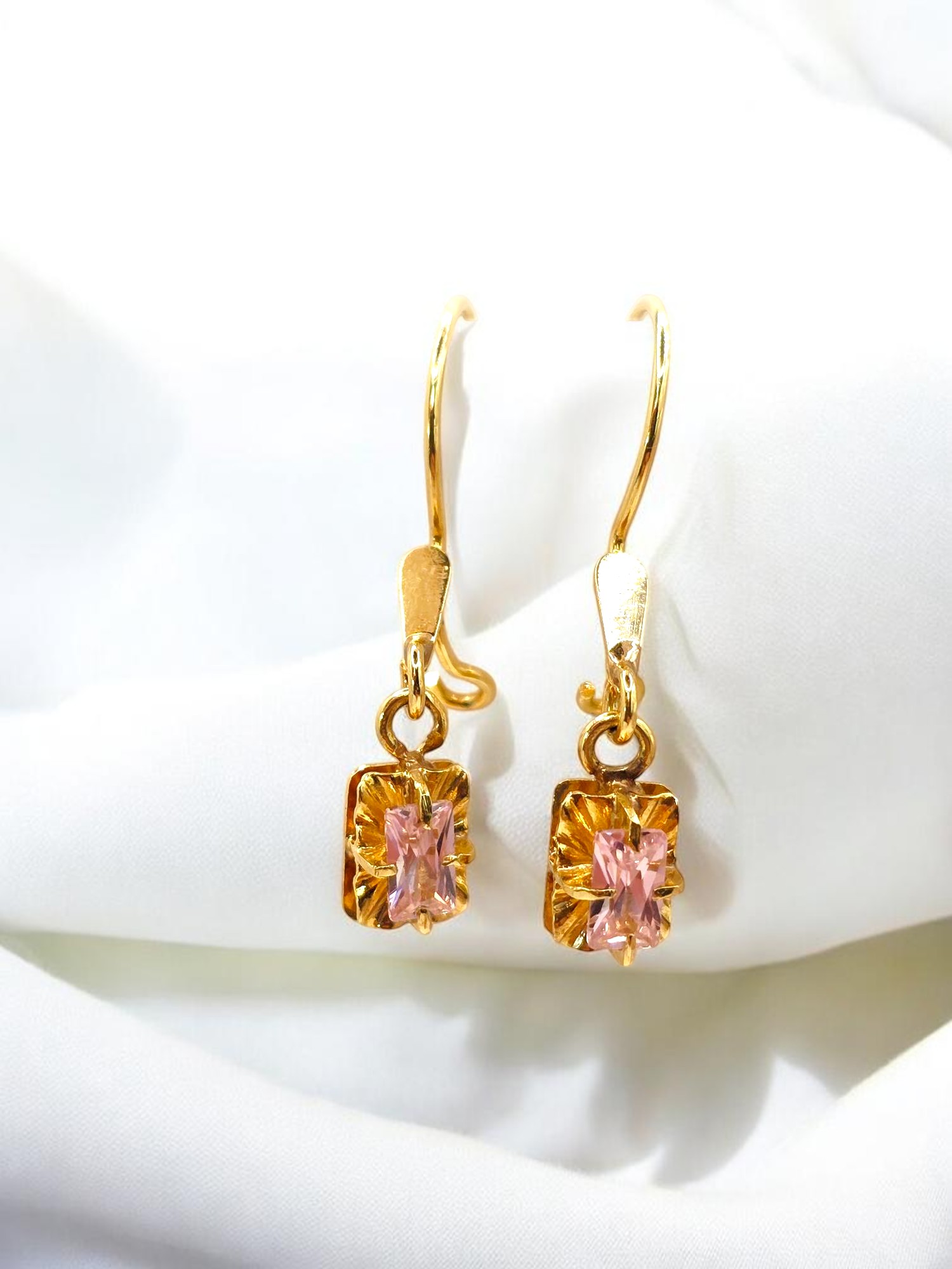 Aros chatón cuadro rosa de francia Oro 18k 2