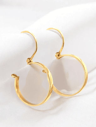 Aros argolla tallada gancho Oro 18k