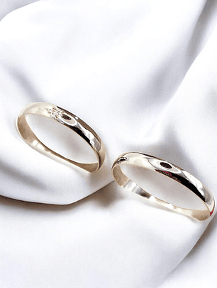 Argollas media caña con circon 3 mm Oro blanco 18k