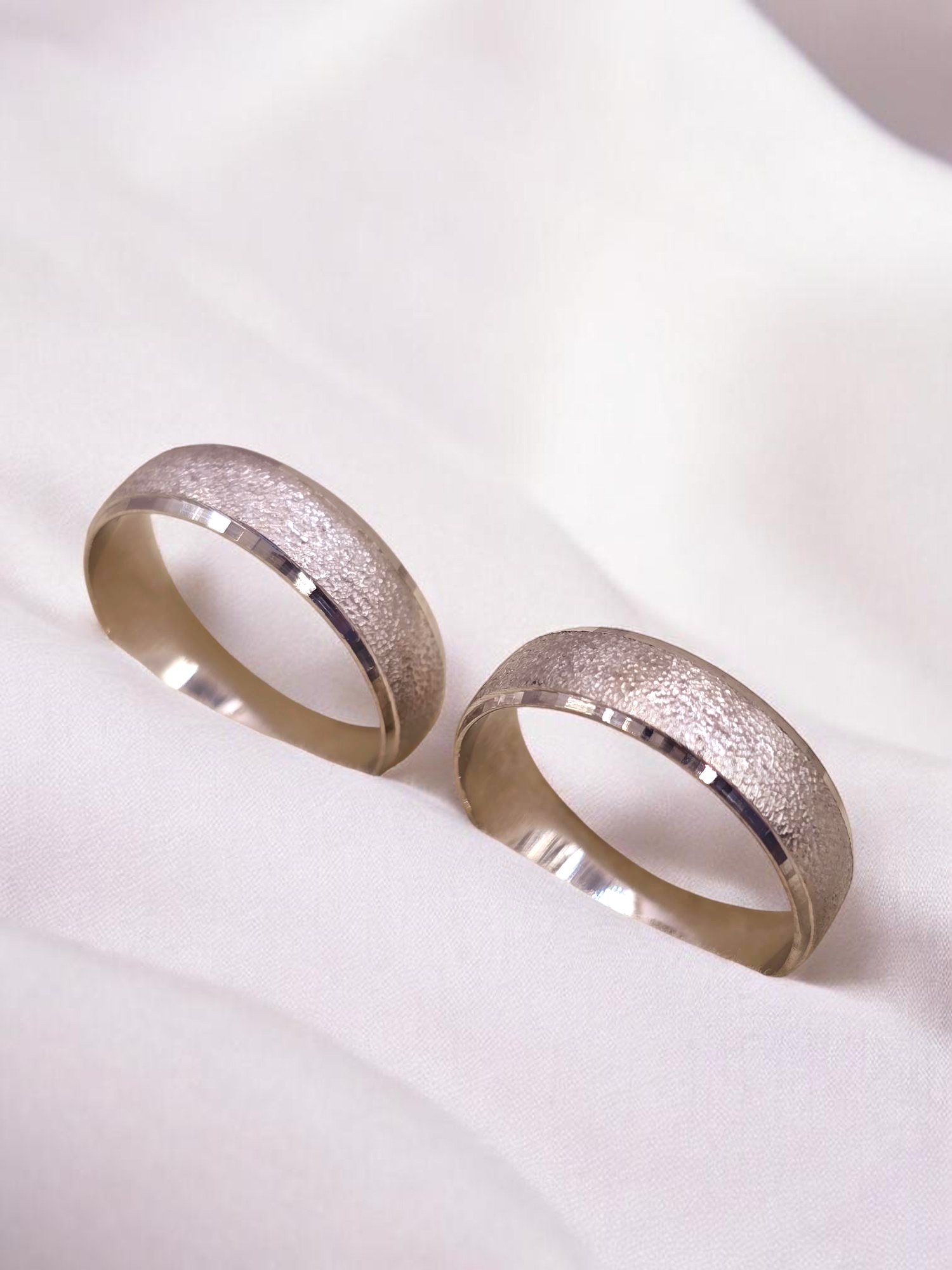 Argollas de matrimonio satinadas 5 mm Oro blanco 18k 5