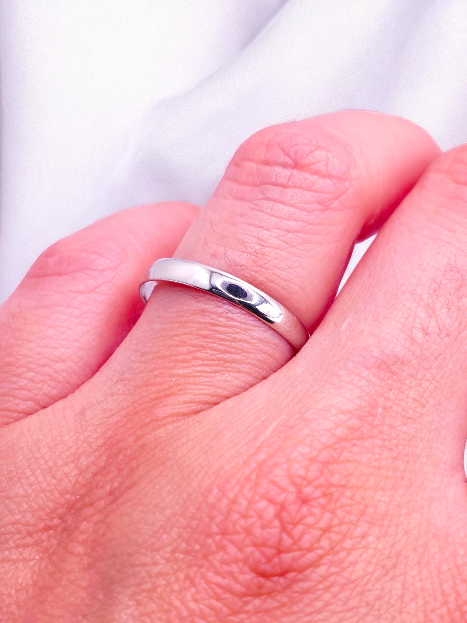 Argolla media caña 3 mm Oro blanco 18k 3