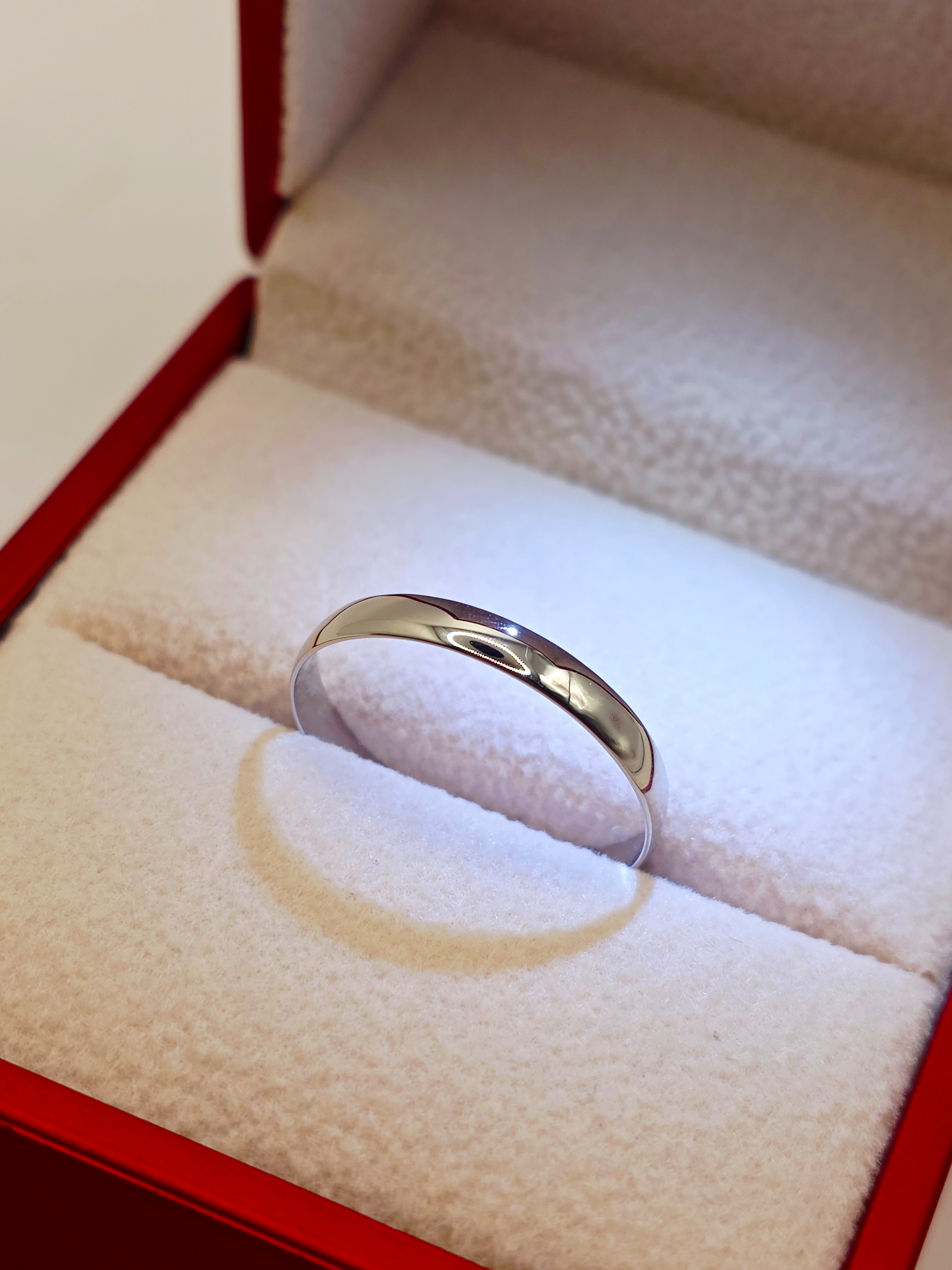 Argolla media caña 3 mm Oro blanco 18k 5