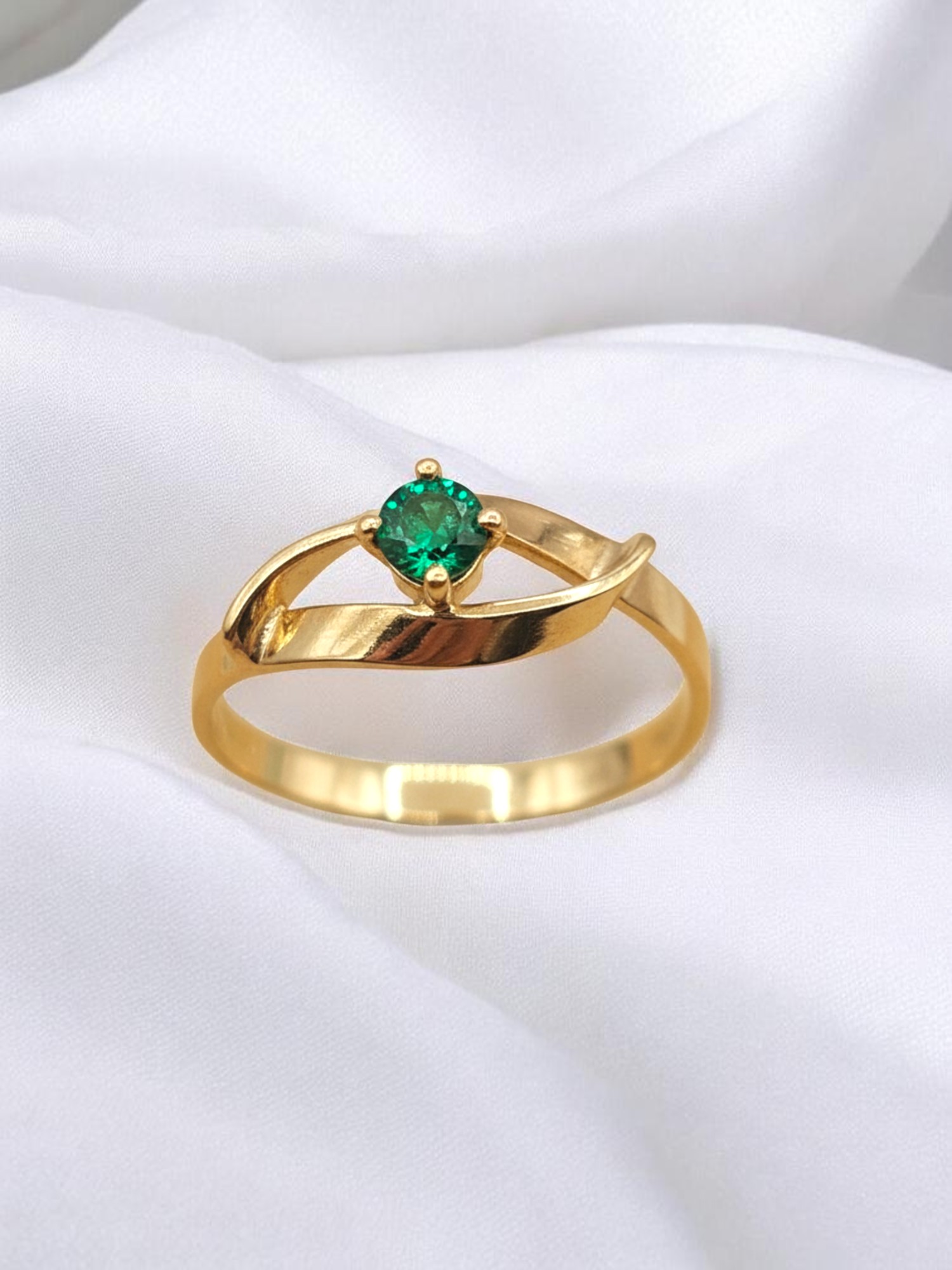 Anillo entrelazado 4 grifas esmeralda Oro 18k 4