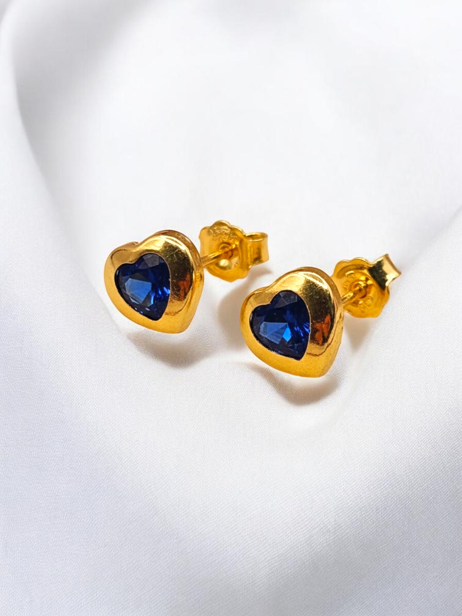 Aros corazón zafiro 8 mm Oro 18k 2