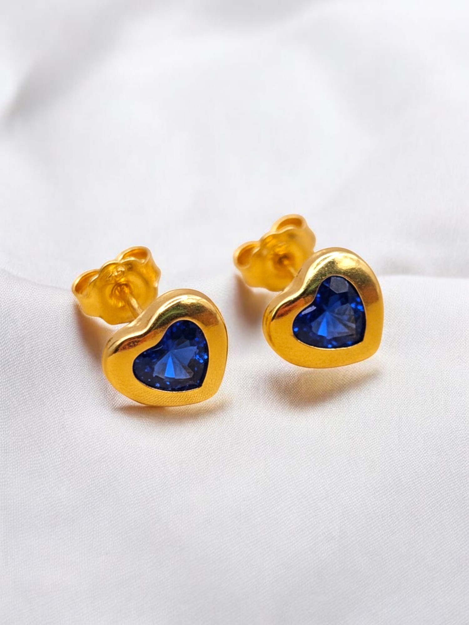 Aros corazón zafiro 8 mm Oro 18k 3