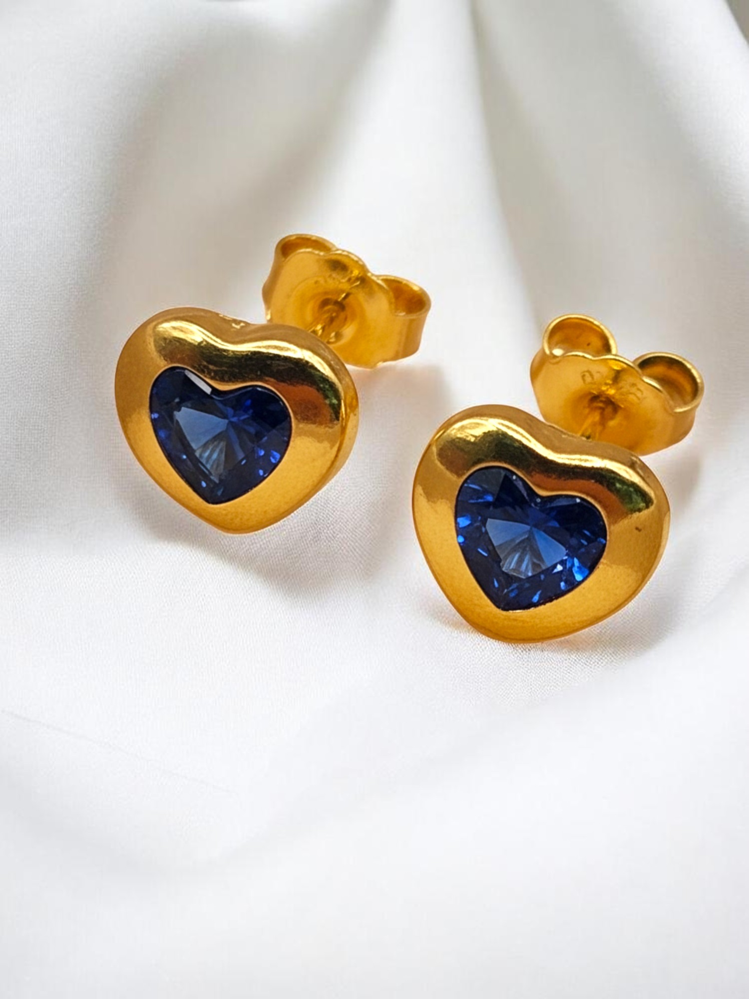 Aros corazón zafiro 8 mm Oro 18k 1