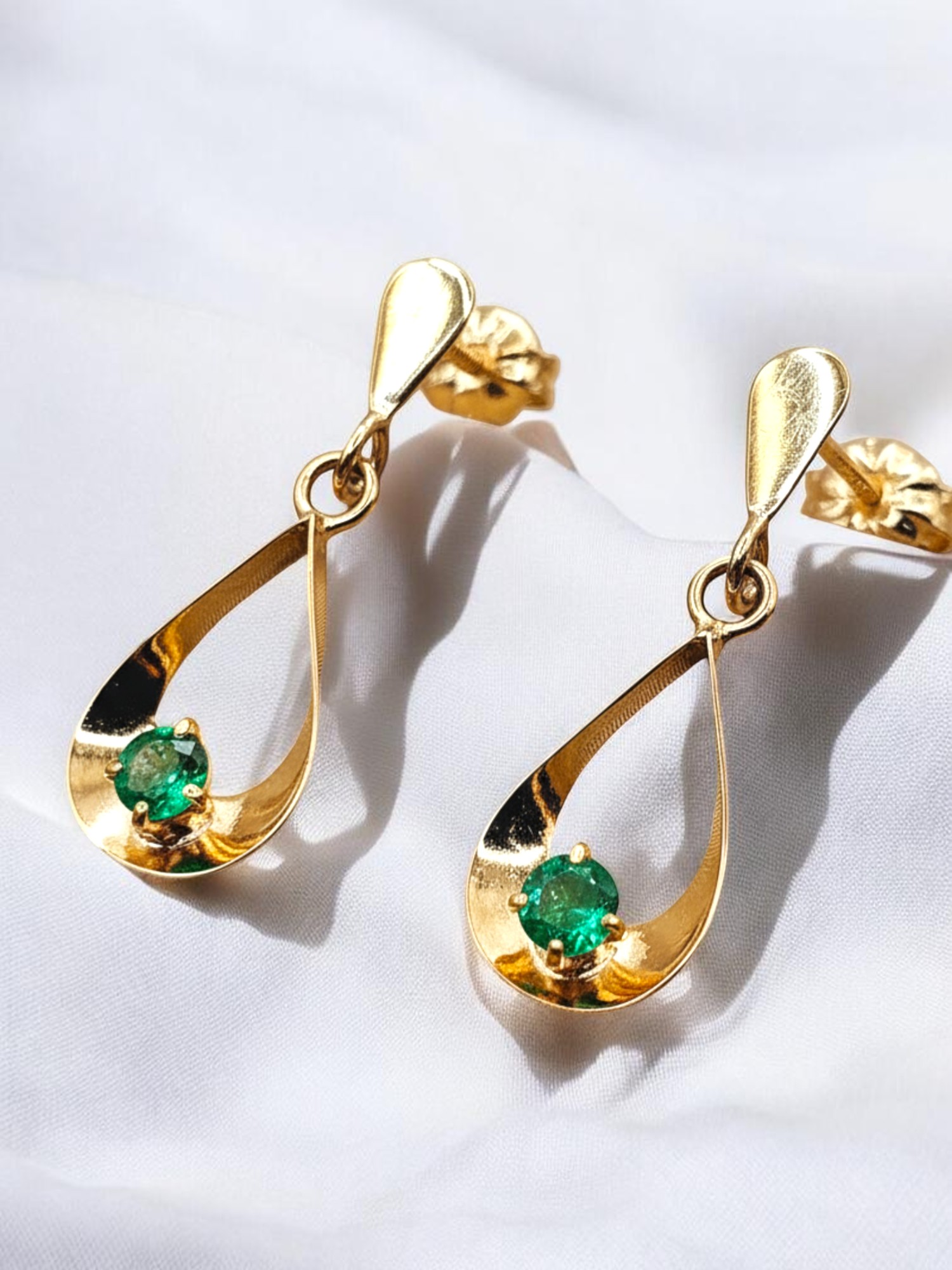 Aros gotitas colgante esmeralda con gancho Oro 18k 3