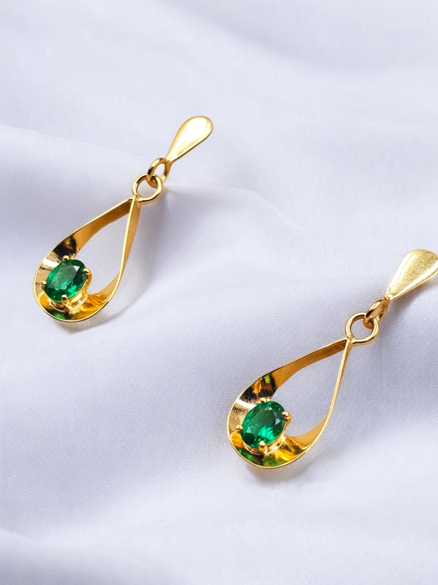 Aros gotitas colgante esmeralda con gancho Oro 18k 5