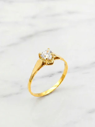 Anillo chatón corazón circon Oro 18k