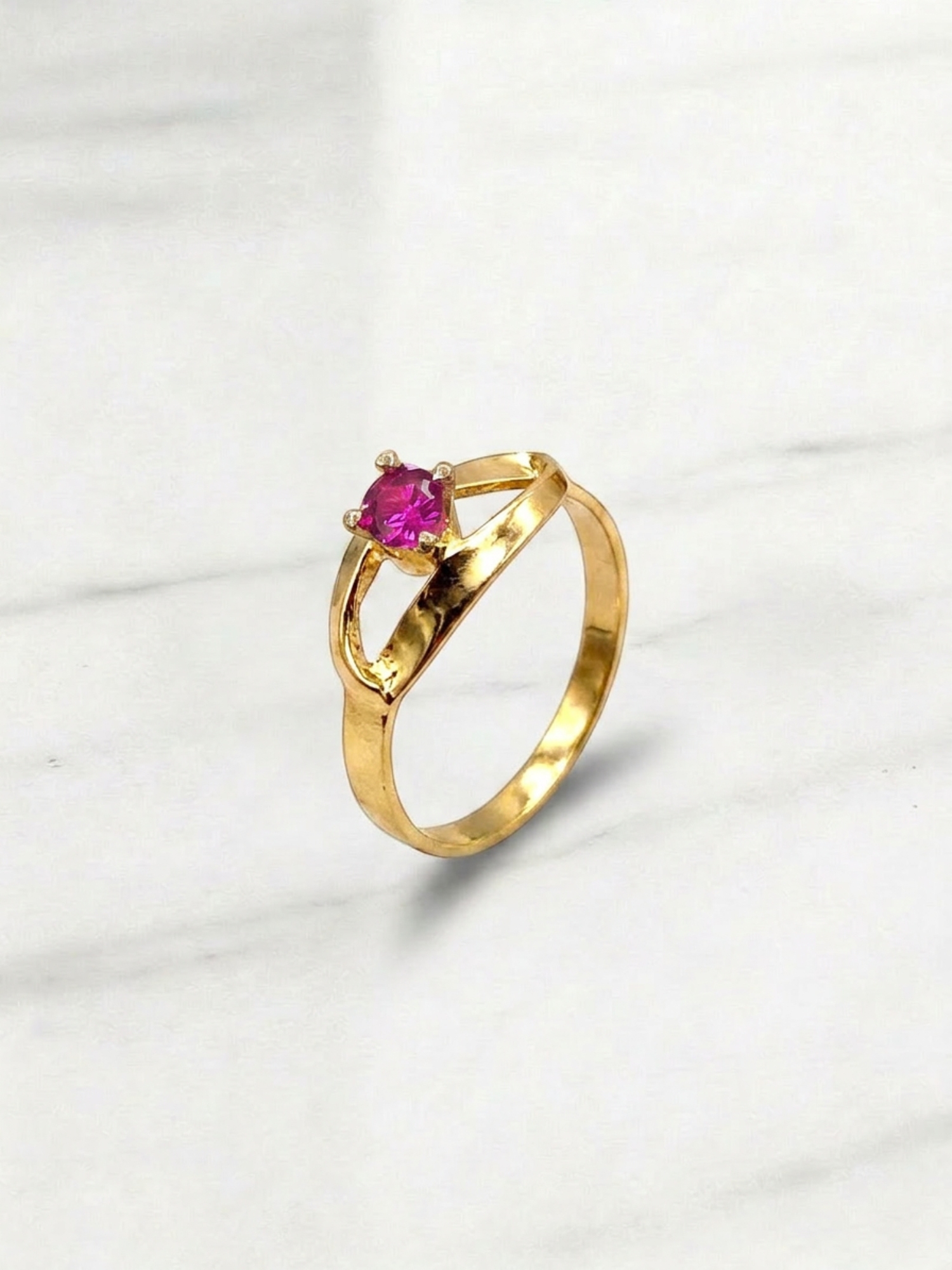 Anillo entrelazado 4 grifas rubí Oro 18k 4