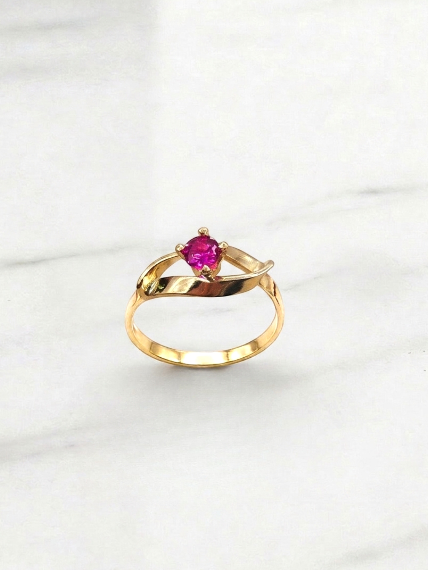 Anillo entrelazado 4 grifas rubí Oro 18k 5