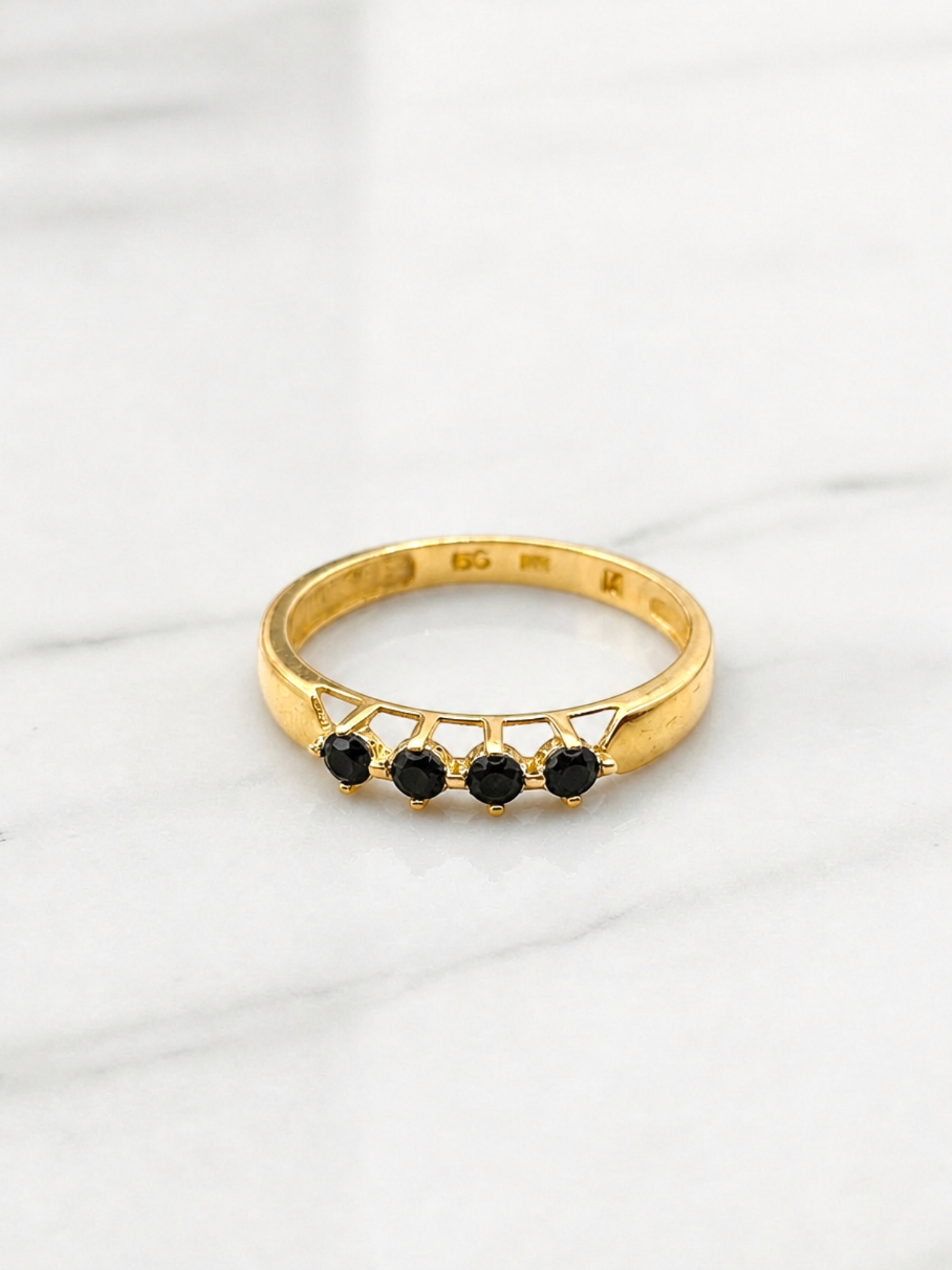 Anillo medio cintillo grifa ónix Oro 18k 2