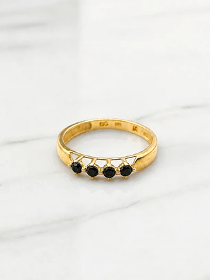 Anillo medio cintillo grifa ónix Oro 18k