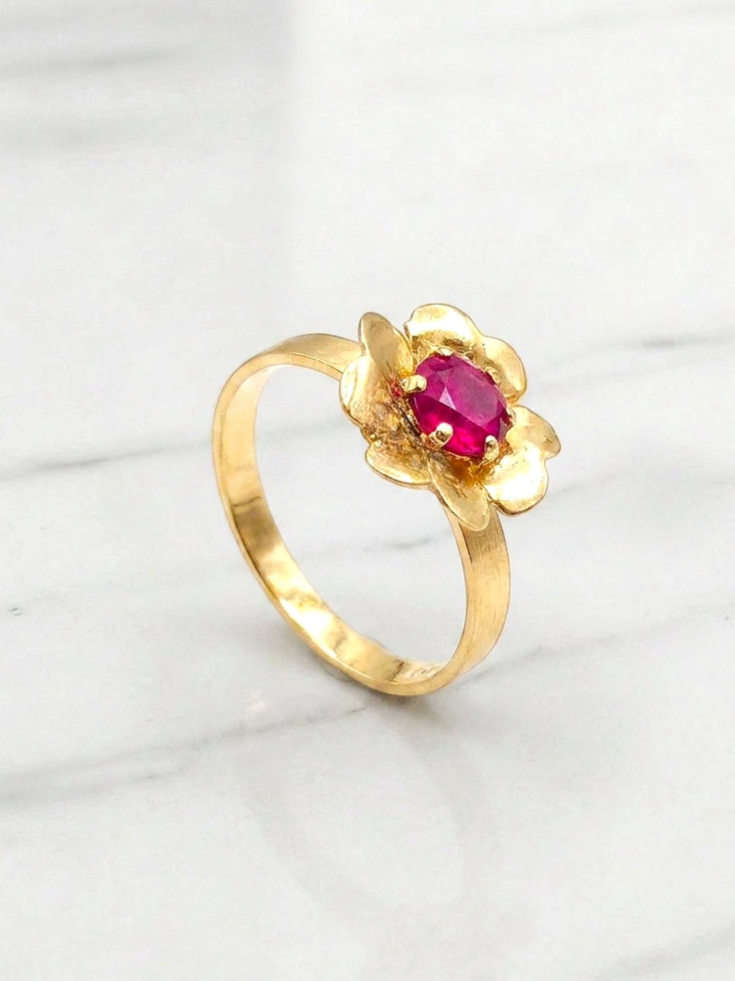 Anillo roseta rubí Oro 18k 3