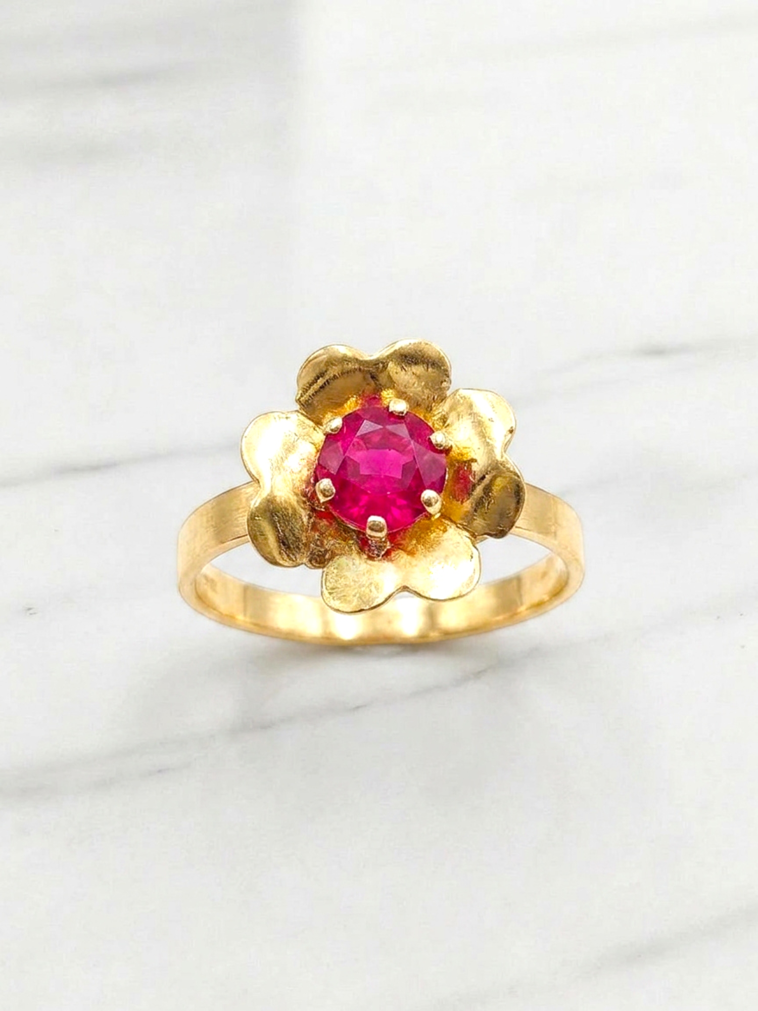 Anillo roseta rubí Oro 18k 5