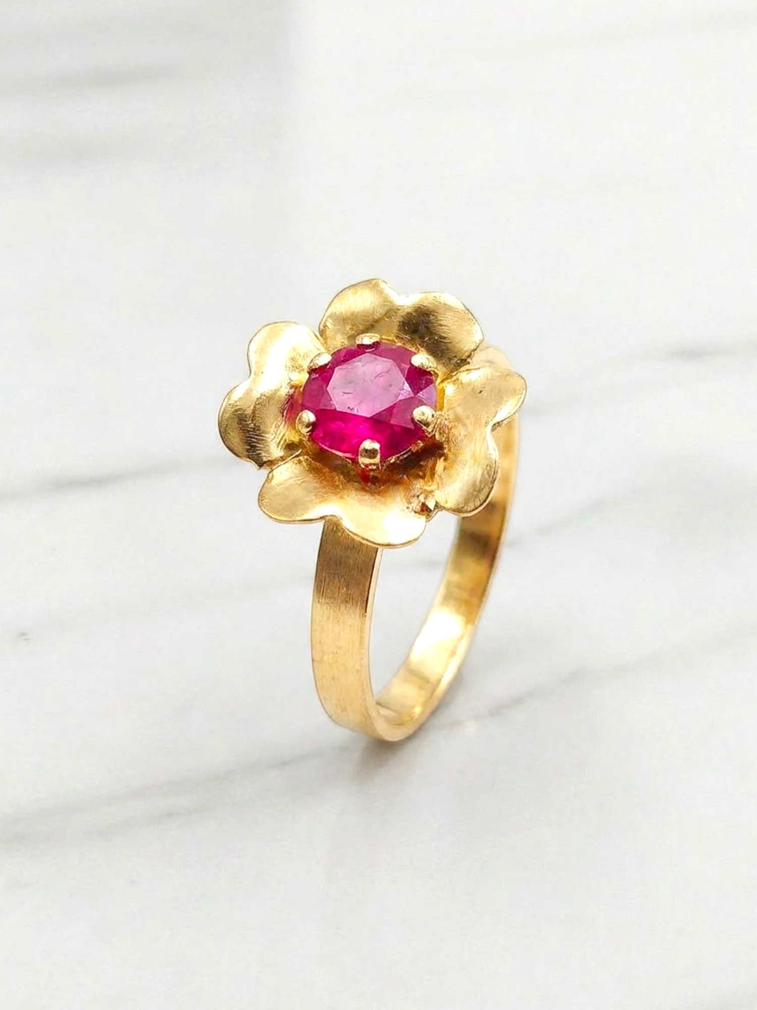 Anillo roseta rubí Oro 18k 1
